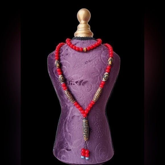 - Tibetan 3/6/9 & Lightning eyes dzi beadBuddha bead necklace